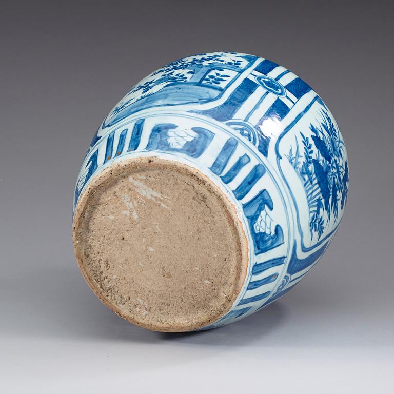 A large blue and white jar, Ming dynasty, 17th Century.