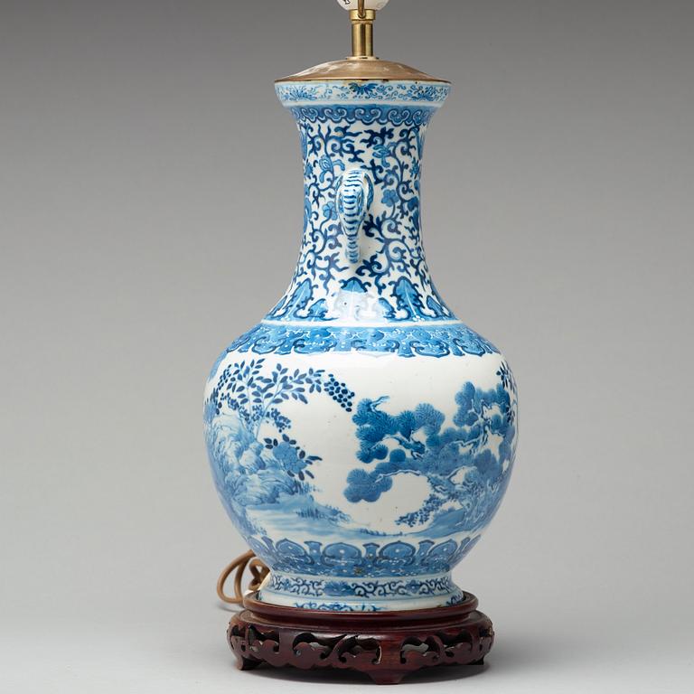 A blue and white 'three rams' vase, late Qing dynasty (1644-1912).