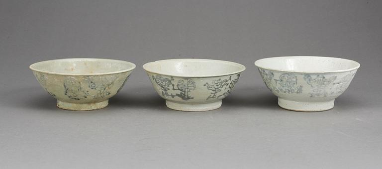 SKÅLAR, 3 st, porslin, sannolikt Kina, Ming, 1500-tal.