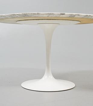 SOFFBORD, Eero Saarinen, "Tulip", Knoll International, USA, 1900-talets andra hälft.