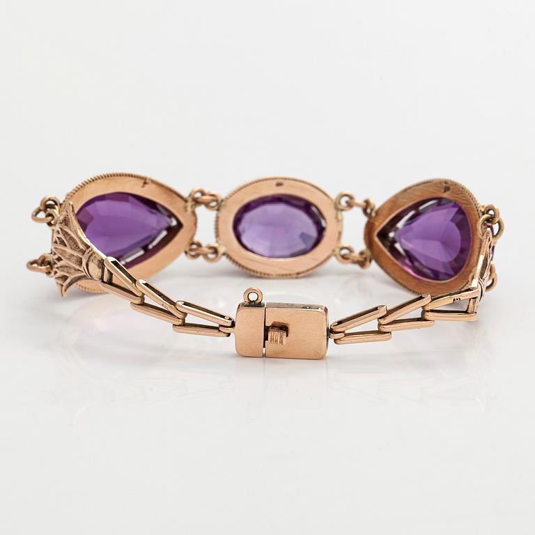 Bracelet, approx. 12K gold and synthetic sapphires.