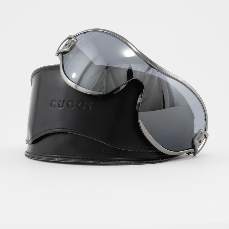 SOLGLASÖGON, Gucci.