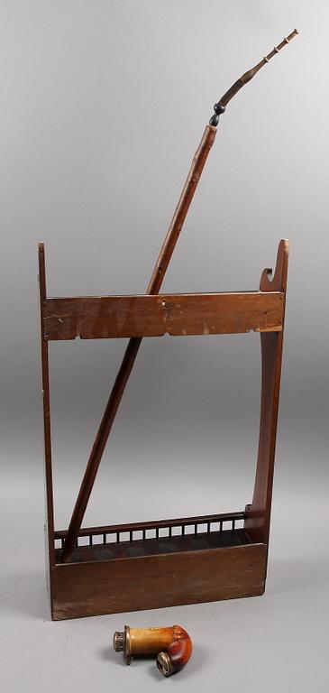 PIPA samt VÄGGSTÄLL, 1800-tal.