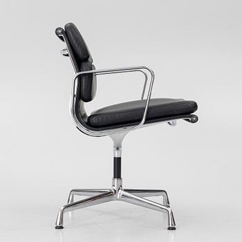 Charles & Ray Eames, Chair, “Soft Pad Alu Chair”, model EA208, Vitra.