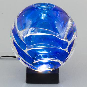 Lars Hellsten, a 'Blue Wave' glass vase, Orrefors/Fyrklövern 2001.