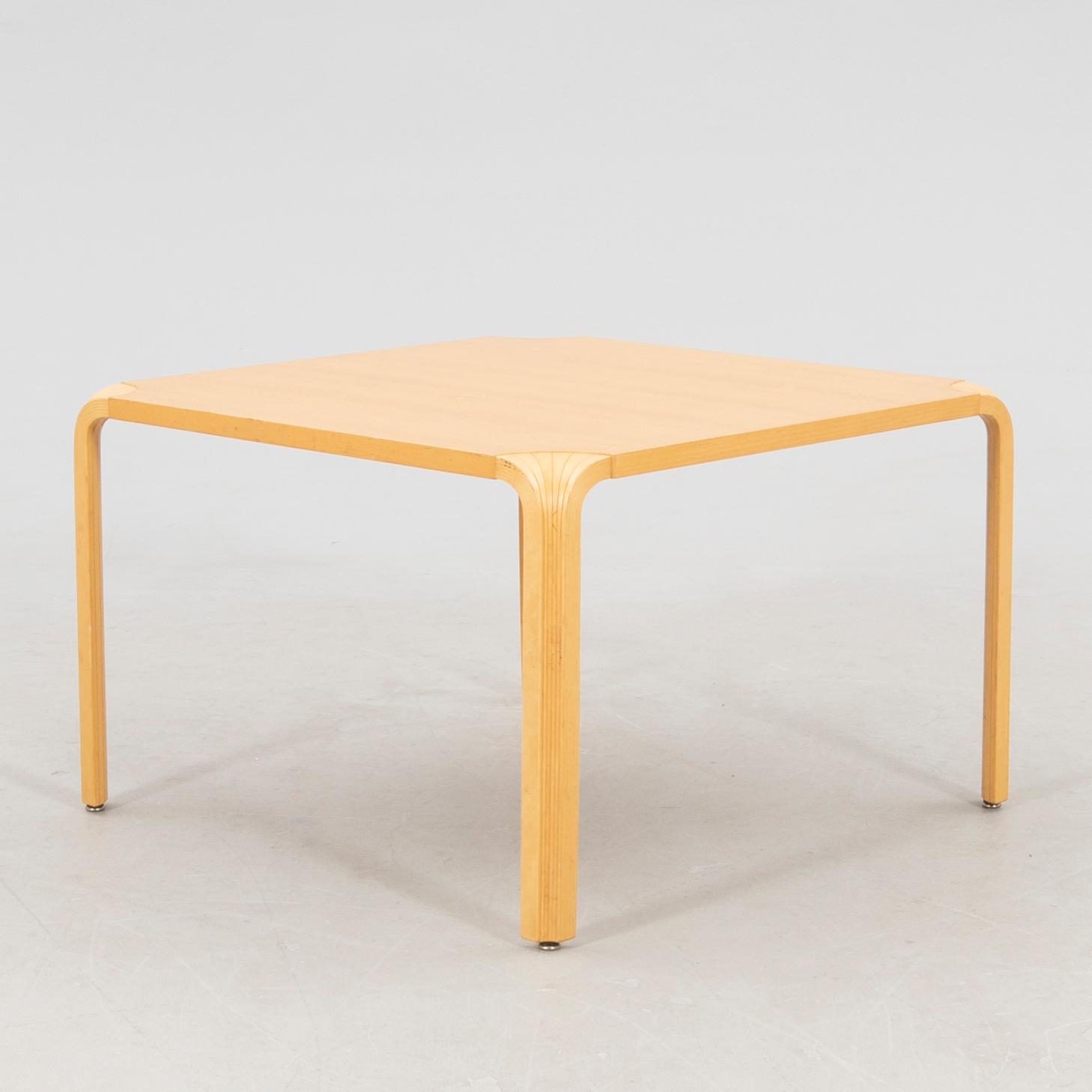 Alvar Aalto, soffbord X800A "Fan leg table" Artek Finland sent 1900-tal.