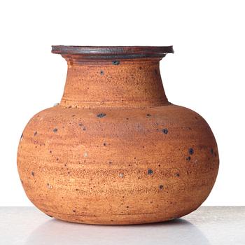 Kyllikki Salmenhaara, a mid 20th century stoneware jar, Arabia, Finland.