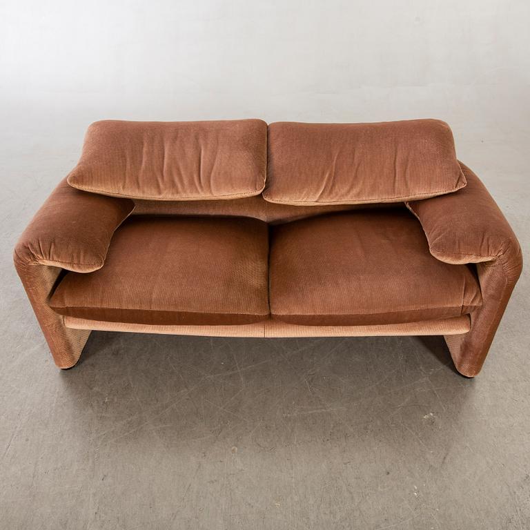 Vico Magistretti, sofa "Maralunga" for Cassina later part of the 20th century.