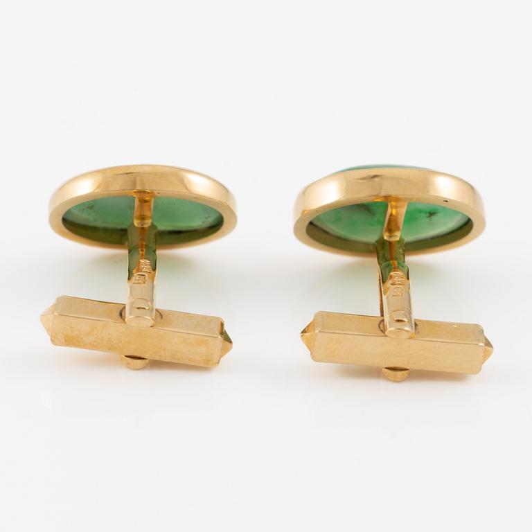 Manschettknappar, ett par, K.Torndals, 18K guld med cabochonslipad jadeit.