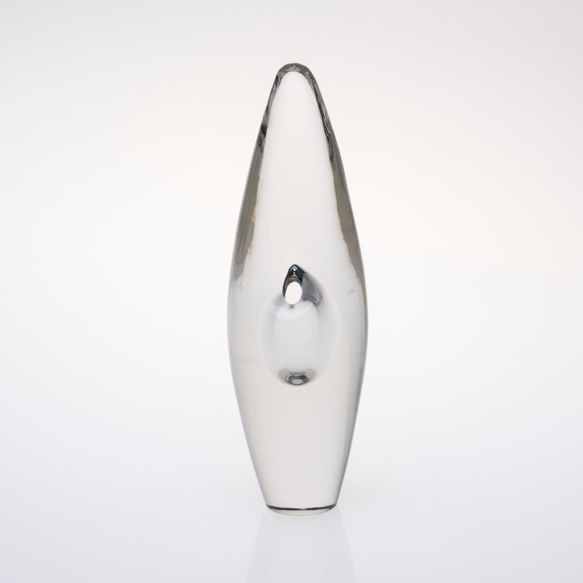 VAS, glas, "Orkidea", signerad Timo Sarpaneva -3568, Iittala. Formgiven 1954.