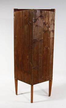 HÖRNSKÅP, Karl Johan, 1800-tal.