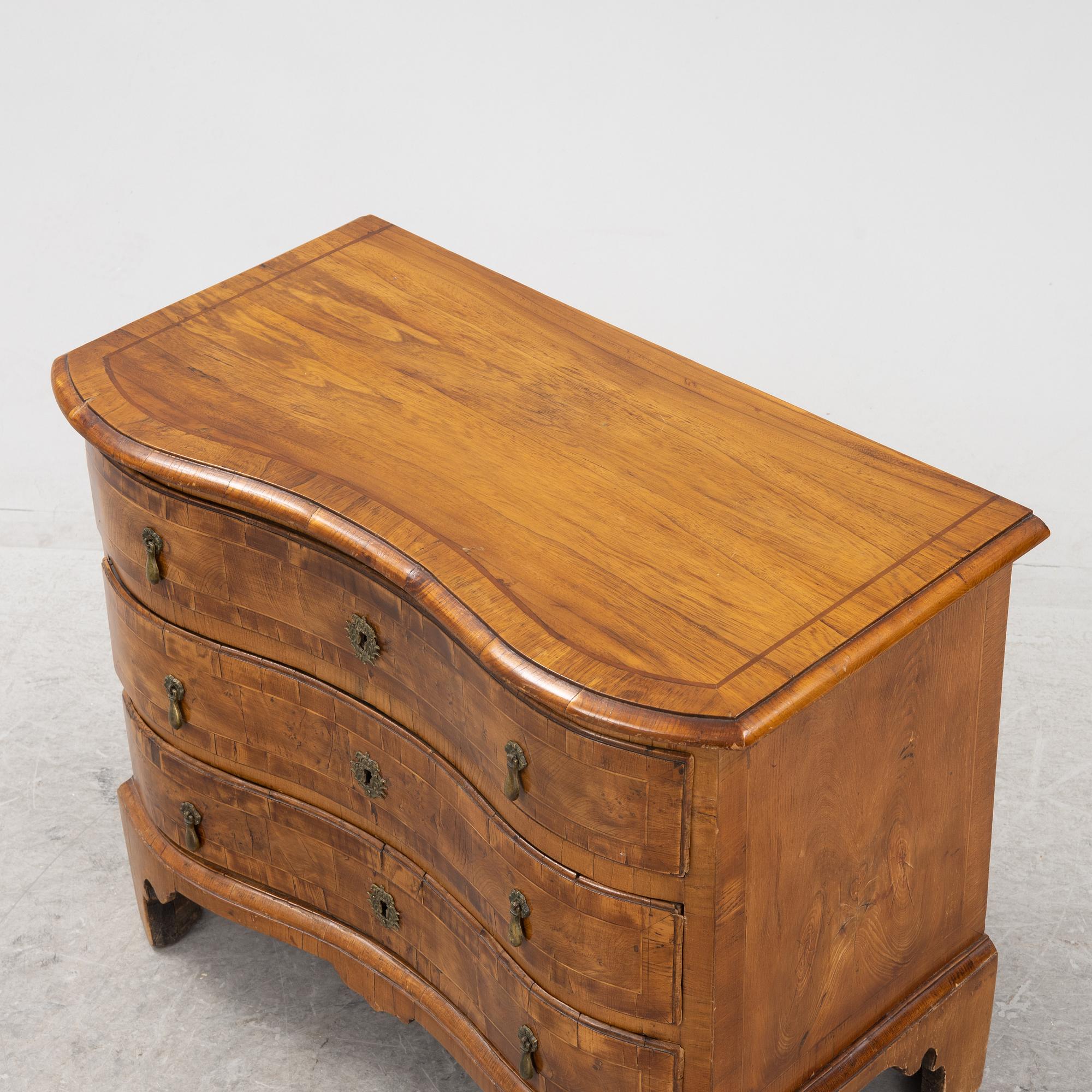 A Baroque commode, first part of the 18th Century.
