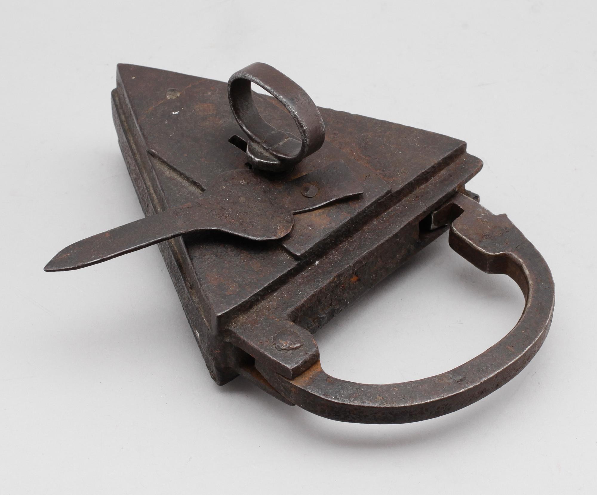HÄNGLÅS, gjutjärn, 1700-/1800-tal.