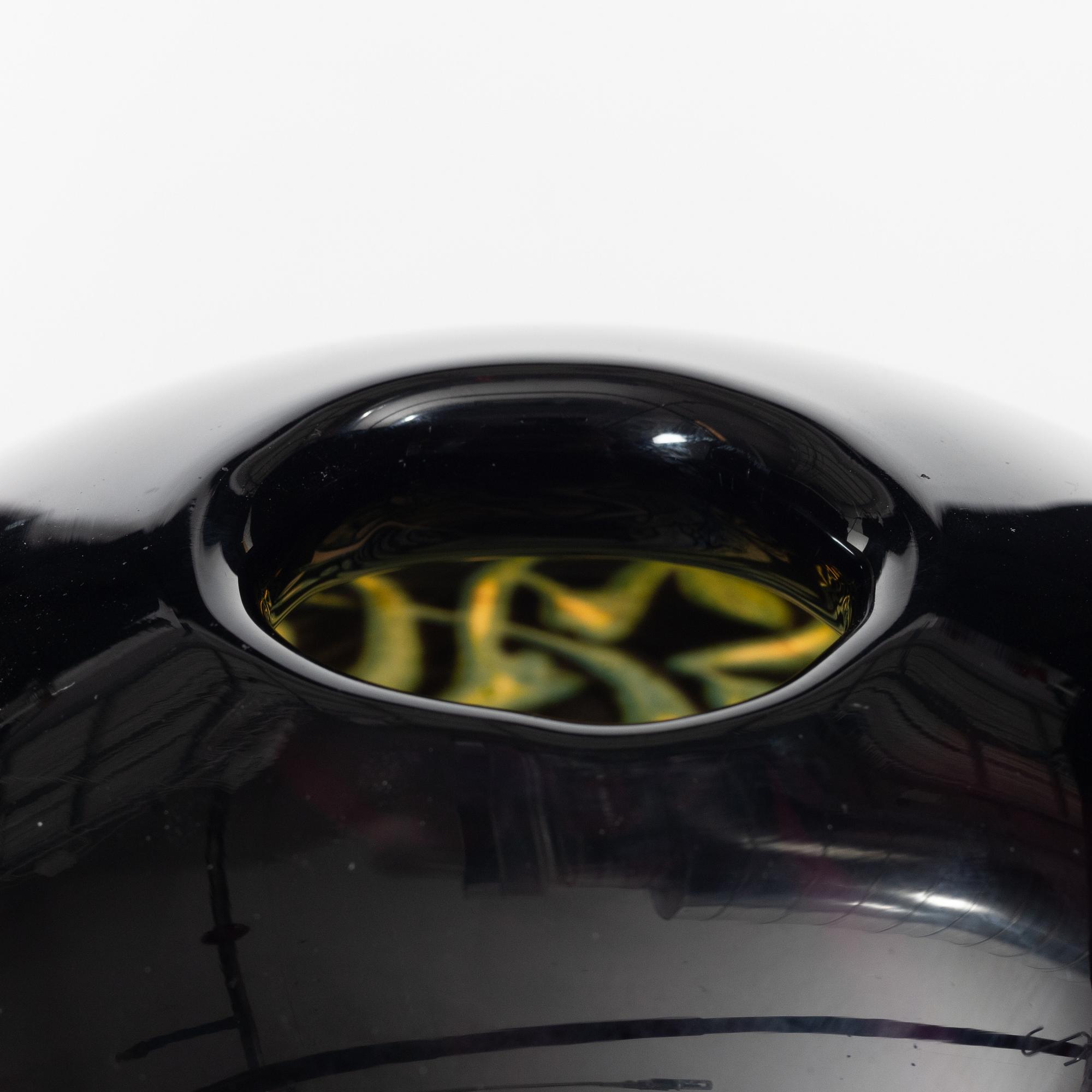 Eva Englund, a graal glass vase, Orrefors 1989.