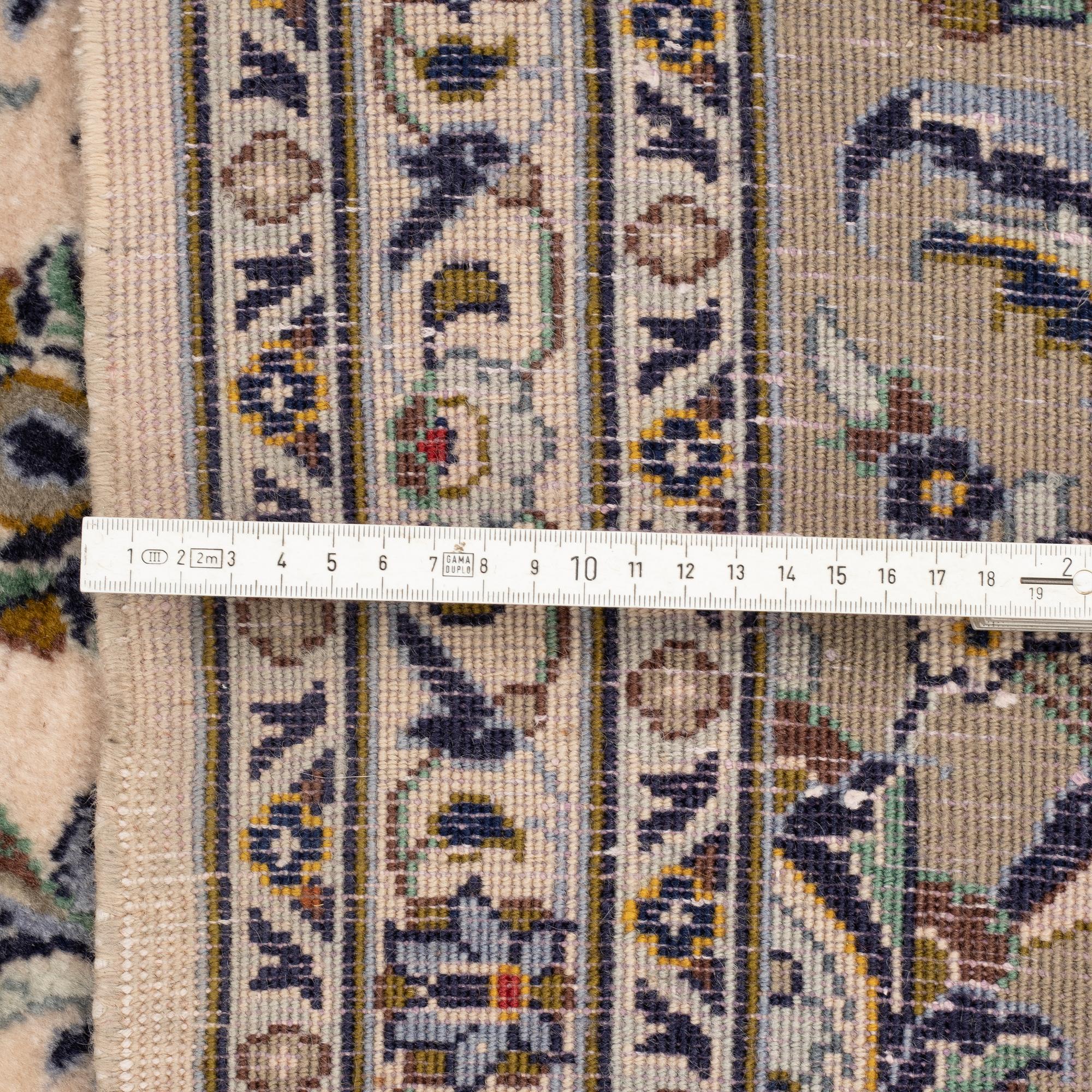 A carpet, Kashan ca 390 x 296 cm.