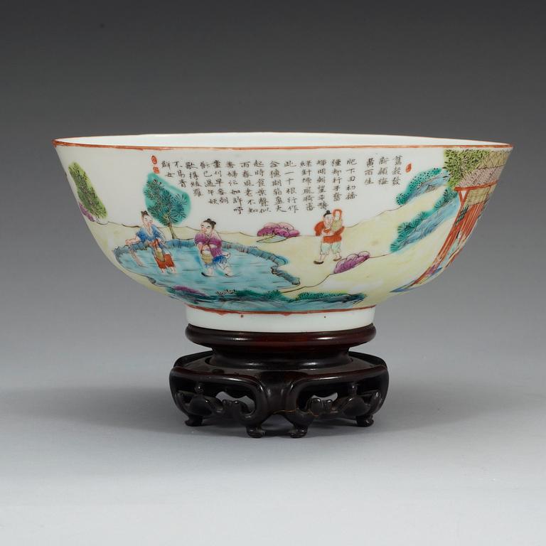 A large famille rose bowl, late Qing dynasty/early 20th Century, with Daoguang seal mark.