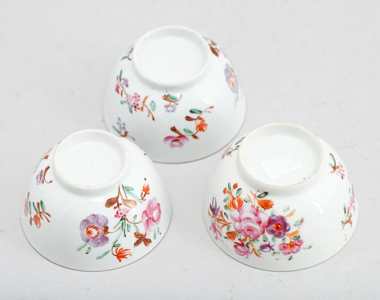 TESKÅLAR, 3 st, porslin, Kina, Qianlong 1736-1795.