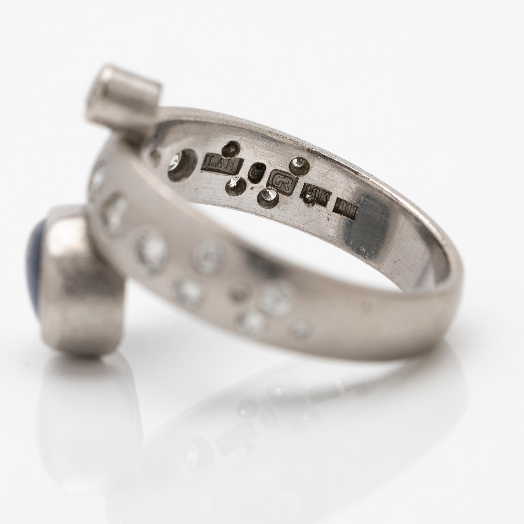 Evert Lindberg, 18K white gold ring with diamonds and opal triplet, Älvängen 2000.