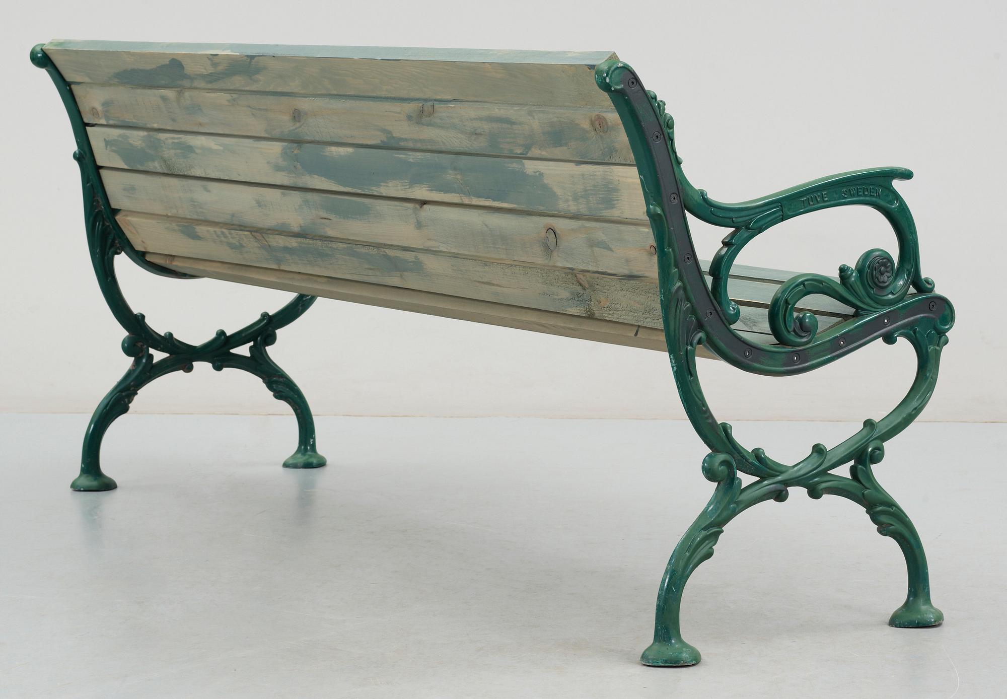 PARKSOFFA, aluminiumgavlar, Tuve, Sverige, 1900-talets andra hälft.