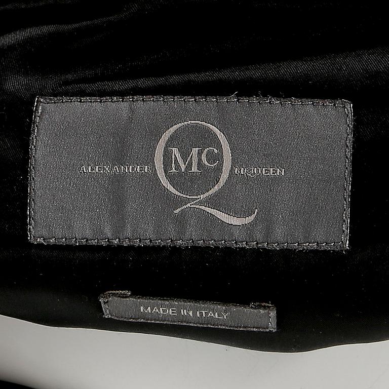 JACKA, Alexander McQueen.