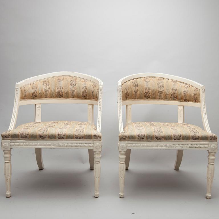 BALJFÅTÖLJER, ett par, gustaviansk stil, sekelskiftet 1800/1900.