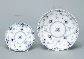 SERVISDELAR, 54 delar, "Musselmalet", Royal Copenhagen, Danmark, 1900-tal.