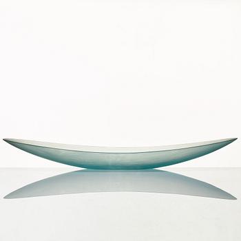 Ludovico Diaz de Santillana & Tobia Scarpa, a blue glass "Canoa Battuti" dish, Venini, Murano, Italy 2002.