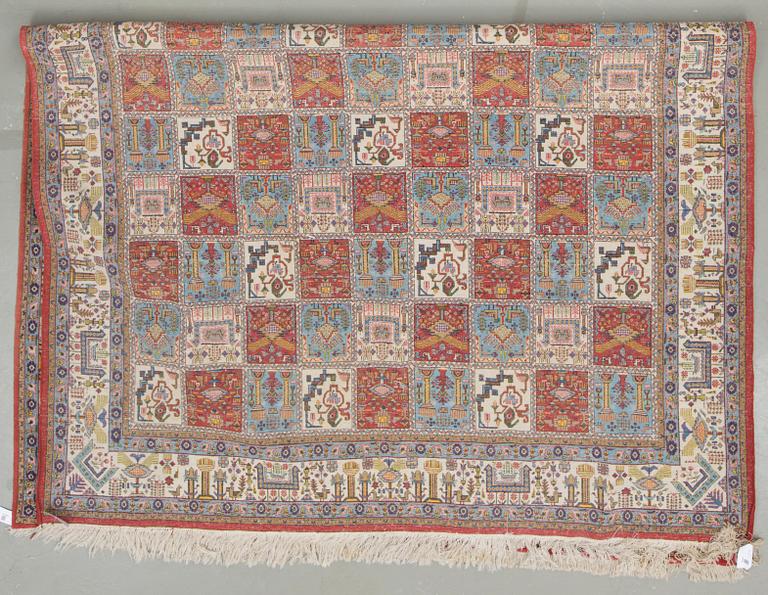 MATTA, semiantik/old Täbris. Ca 340x232 cm.