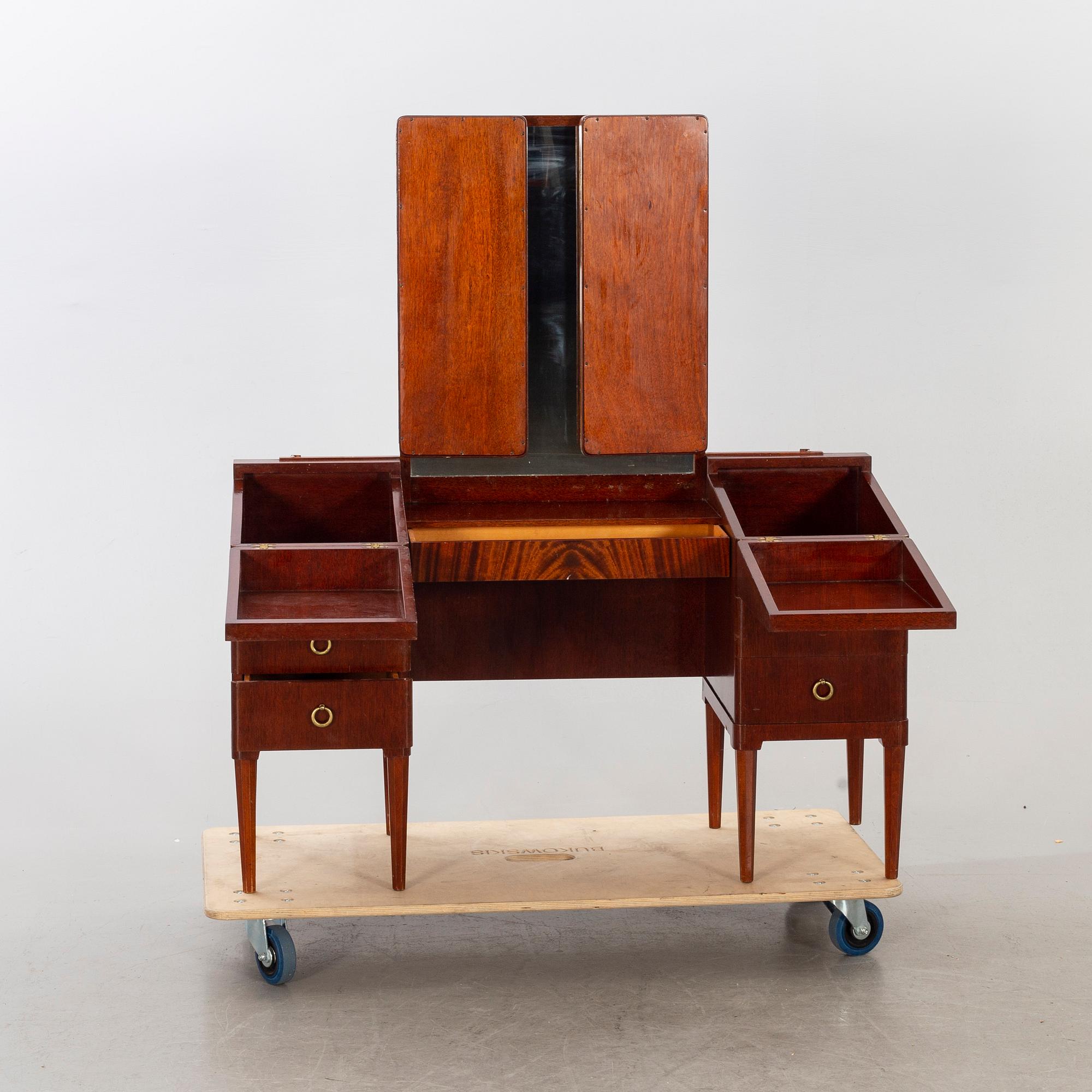 A mid 20th century dressing table.