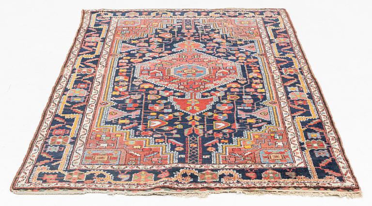 A rug, Chahar Mahal/Bakhtiari, ca 225 x 141 cm.