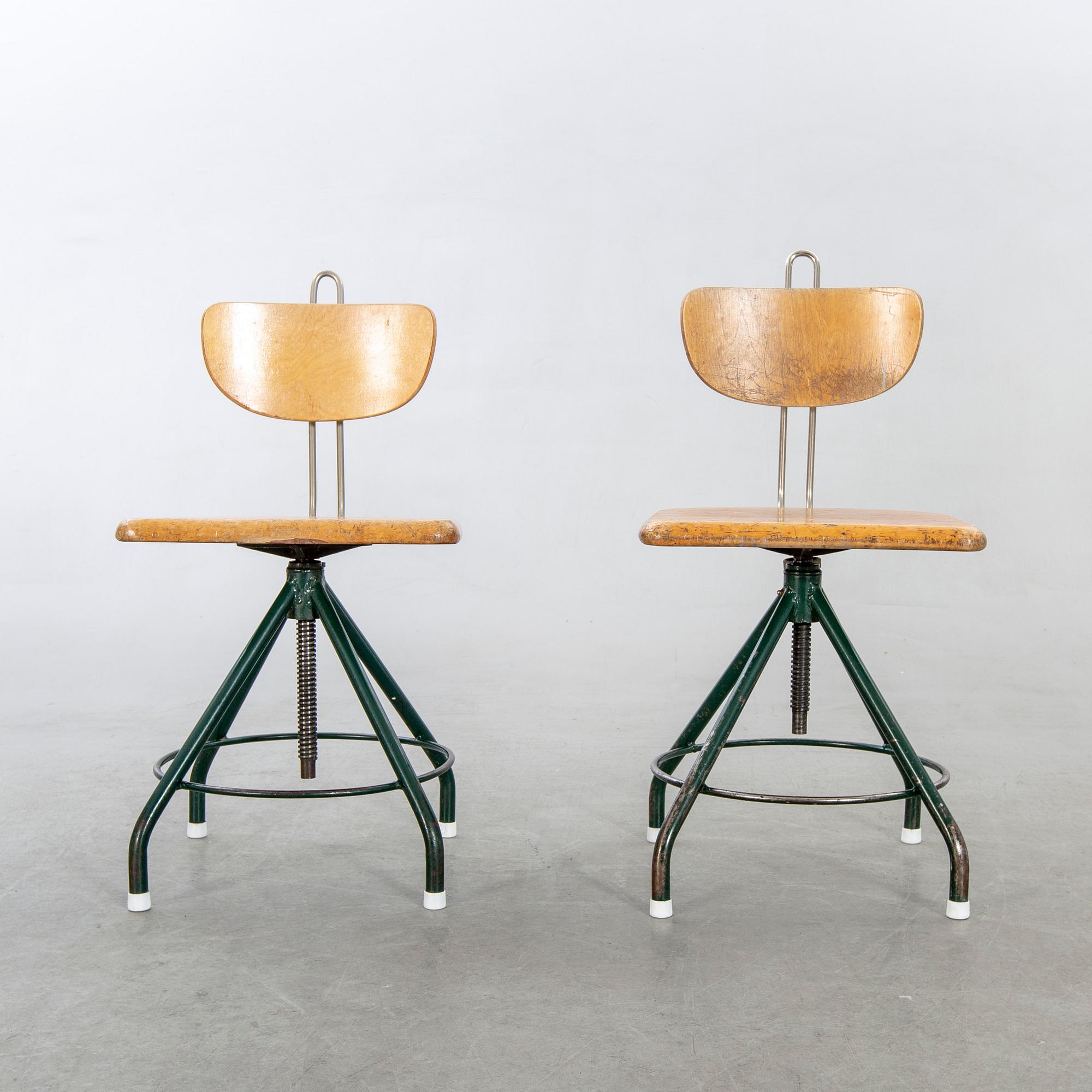 Arbetsstolar, 2 st,   Kockums mekaniska verkstad, Malmö, 1900-talets mitt.