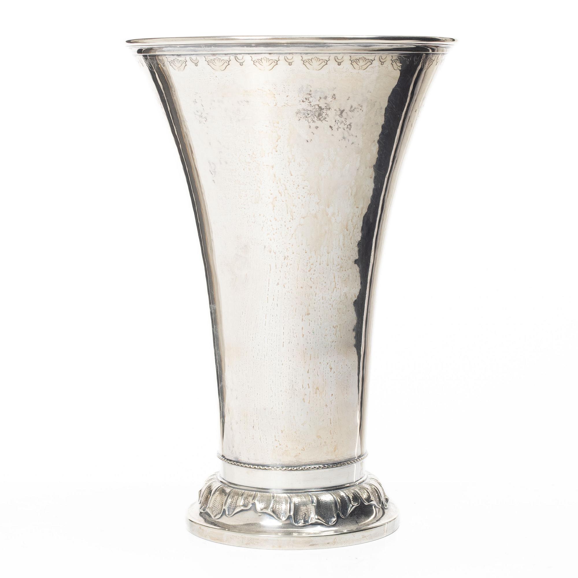 Guldsmedsaktiebolaget (GAB), Beaker/vase, silver, Stockholm 1936.