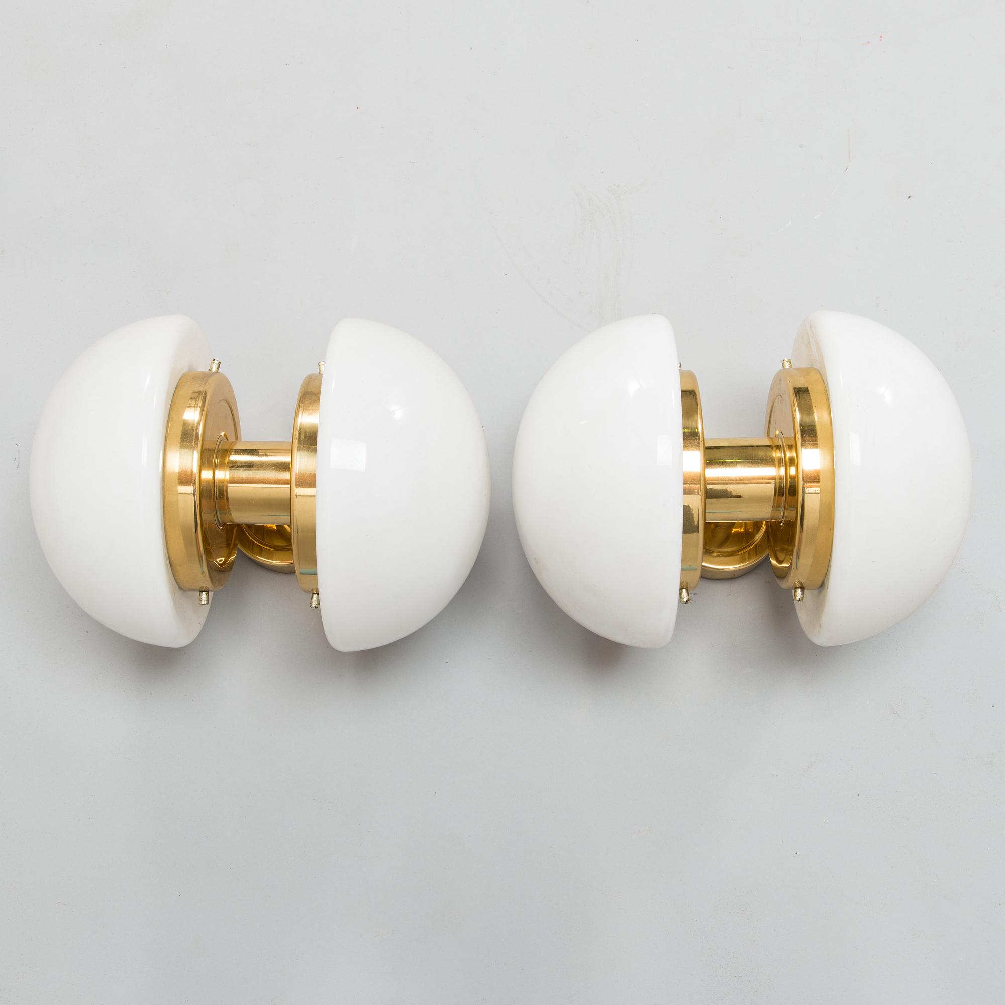 KLAUS MICHALIK, a pair of wall lamps, "Bau", Orno.