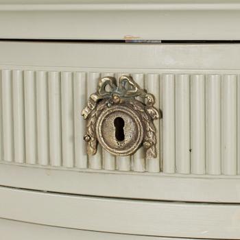 SKÄNK, gustaviansk stil, 1900-talets andra hälft.