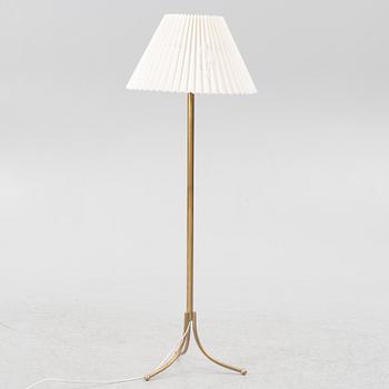 Josef Frank, golvlampa, modell G 2326, Firma Svenskt Tenn.