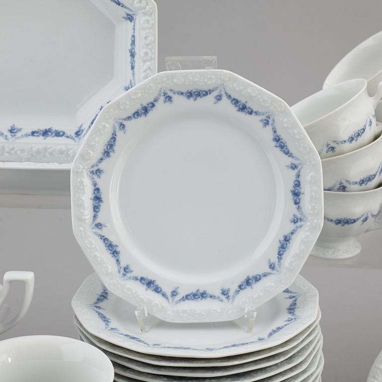 A Rosenthal 'Maria' porcelaine service (53 pc).