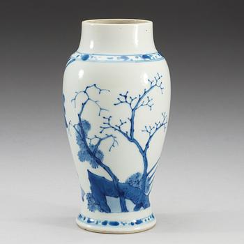 VAS, porslin. Qing dynastin, Kangxi (1662-1722).