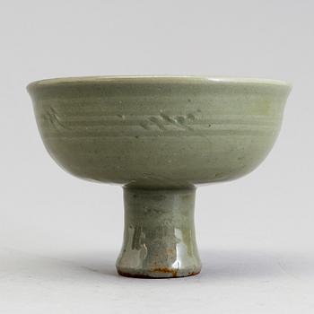 A celadon glazed stem cup, Ming dynasty (1368-1644).