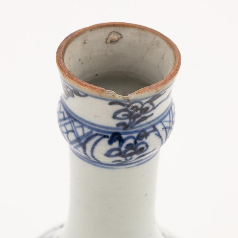 Terrinfat samt vas, kompaniporslin. Kina, Qingdynastin, Qianlong (1736-95).