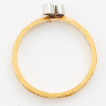 Lapponia, ring, 18K guld med runda briljantslipade diamanter, Finland 1976.