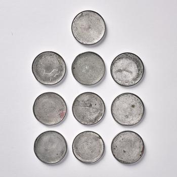 Firma Svenskt Tenn, glasunderlägg, 10 stycken, 1934 (2 st) och 1946. Alva & Gunnar Myrdals samling.