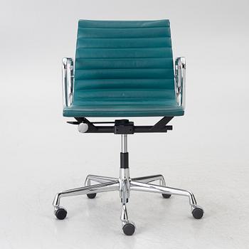 Charles & Ray Eames, Desk chair, model EA 117, Vitra.
