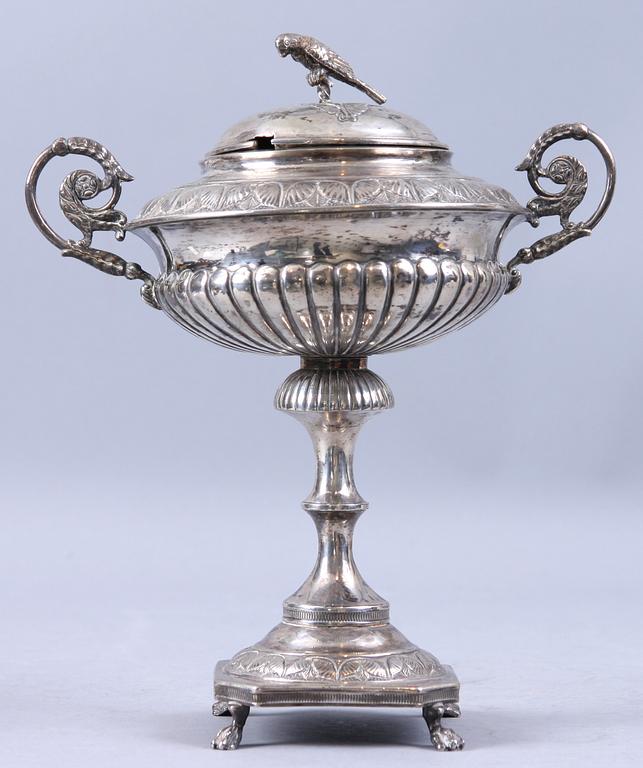 SOCKERSKÅL, silver, senempire, Göteborg, 1832. Tot vikt 710 g.