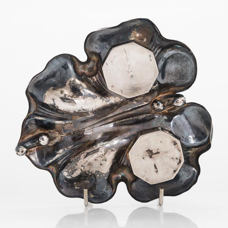 A Neo Rococo silver and cameo glass ink stand, maker's mark of Roland Mellin, Helinki 1860.