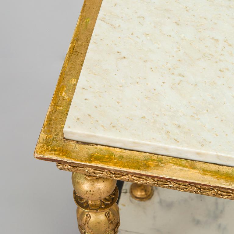 Jonas Frisk, Konsolipöytä, signeerattu J Frisk (toiminut 1805 - 1824), Tukholman hallileima, epäselvä vuosi. Myöhäiskustavilainen.