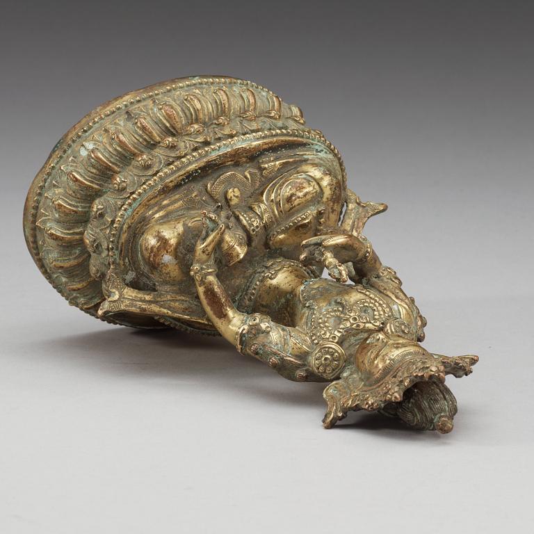 A seated gilt bronze Vajrasattva, late Qing dynasty (1644-1912).