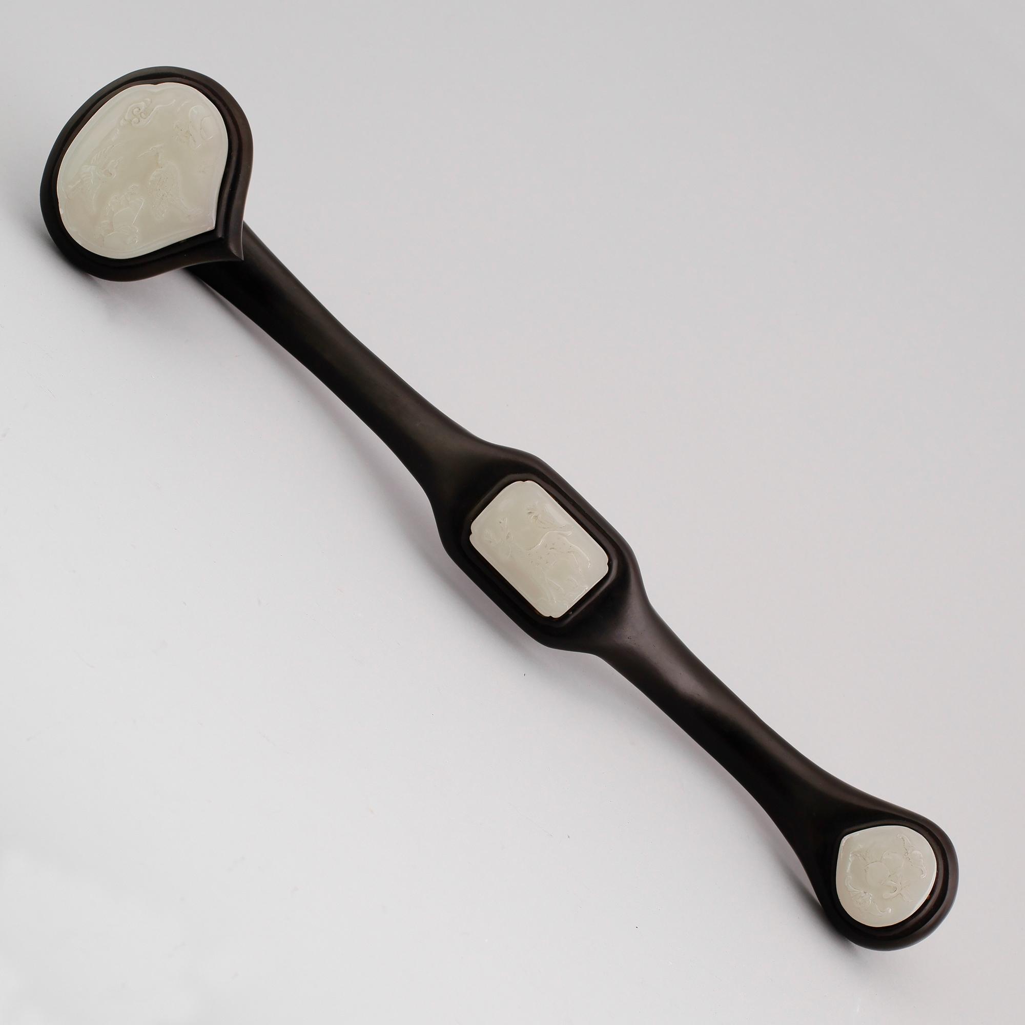 SCEPTRE, sten och trä, Kina, 1900-/2000-tal.