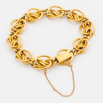 18K gold bracelet.