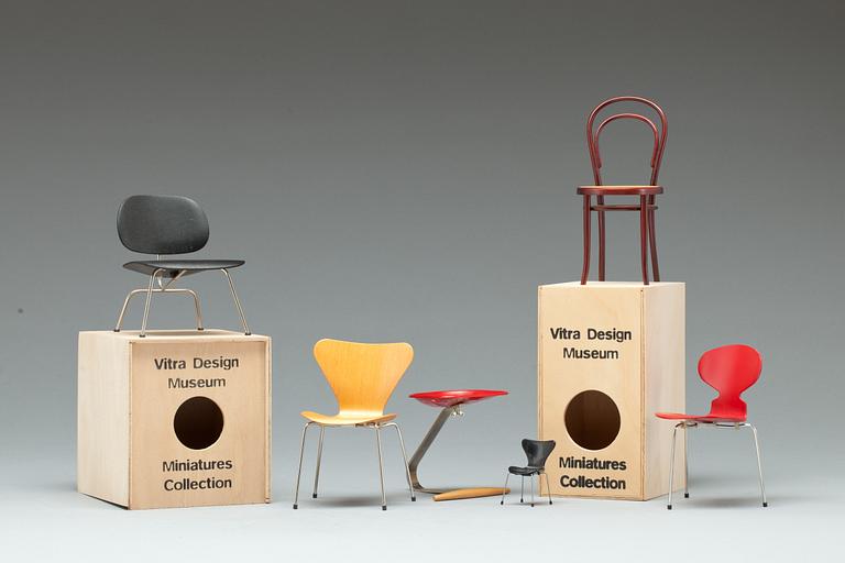 MINIATYRSTOLAR, 6 st, bl a Vitra, 1900/2000-tal.