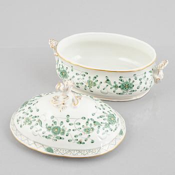 Dinner and coffee service, 72 pieces, porcelain, "Indische Malerei Grün", Meissen, Germany.